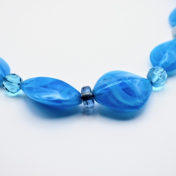 Handmade Kool Blue Beaded Necklace - Picture 4 of 4